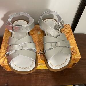 Sun-San Salt Water Silver Kids Sandals, size 10